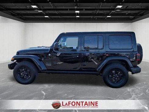 Certified 2019 Jeep Wrangler Unlimited Sahara w/ Quick Order Package 24M Moab AWD/4WD image 2