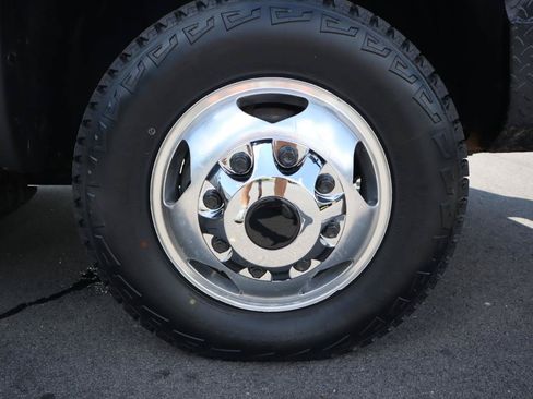 Used 2017 GMC Sierra 3500 Denali w/ Duramax Plus Package AWD/4WD image 16