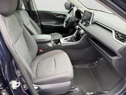 Used 2021 Toyota RAV4 XLE w/ Convenience Package AWD/4WD image 12