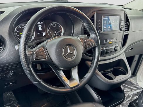 Used 2022 Mercedes-Benz Metris image 16
