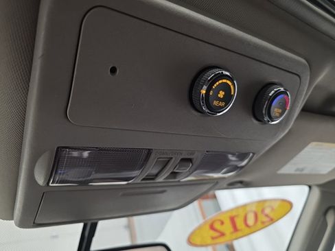 Used 2012 Nissan Pathfinder LE AWD/4WD image 19
