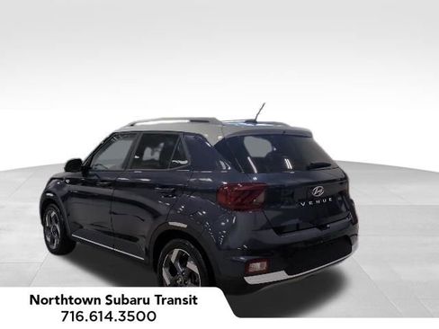 Used 2023 Hyundai Venue Limited w/ Cargo Package FWD image 3