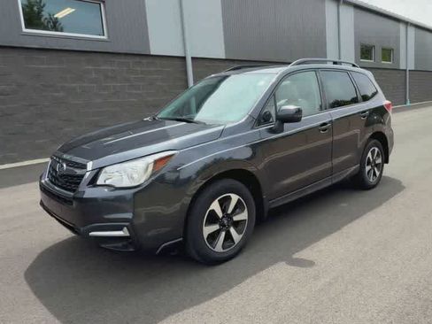 Used 2018 Subaru Forester 2.5i Premium w/ All-Weather Package AWD/4WD image 4
