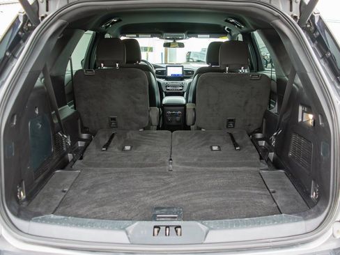 Used 2020 Ford Explorer XLT w/ Class III Trailer Tow Package image 6