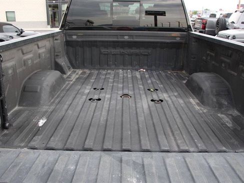 Used 2022 GMC Sierra 2500 Denali w/ Denali Black Diamond Edition AWD/4WD image 43