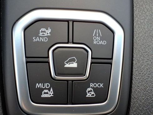 New 2026 Nissan Frontier PRO-4X w/ Tow Package AWD/4WD image 28