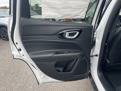 New 2026 Jeep Compass Limited image 15