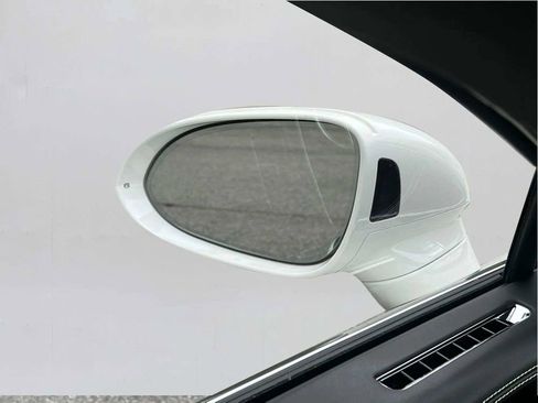 Used 2022 Bentley Flying Spur Plug-In Hybrid image 38