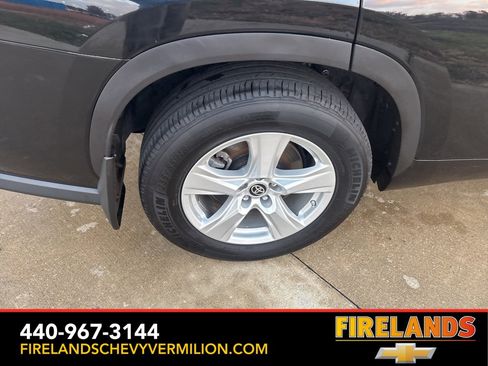 Used 2023 Toyota Highlander L image 48