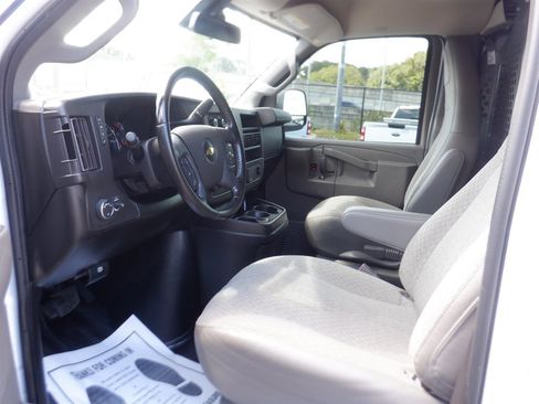 Used 2020 Chevrolet Express 2500 w/ Enhanced Convenience Package RWD image 14