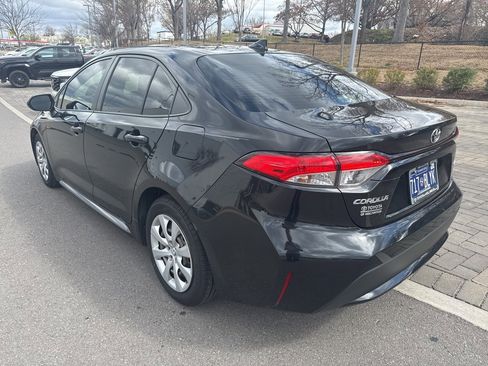 Certified 2022 Toyota Corolla LE image 5