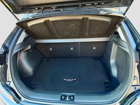 Used 2022 Hyundai Kona Limited image 12