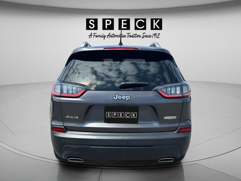 Used 2019 Jeep Cherokee Latitude Plus w/ Cold Weather Group AWD/4WD image 5