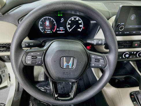 Used 2025 Honda HR-V LX image 11