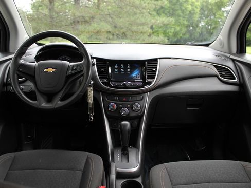 Used 2017 Chevrolet Trax LS AWD/4WD image 10