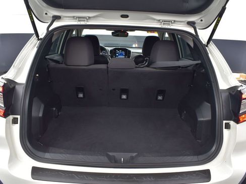 Used 2024 Subaru Crosstrek 2.0i Premium w/ Popular Package #4 image 9