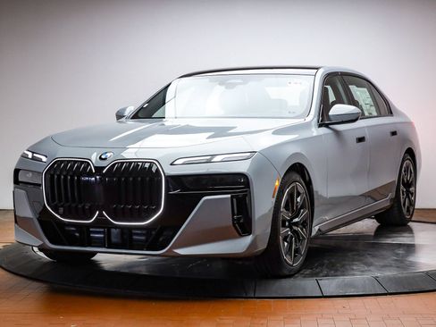 New 2026 BMW 740i w/ Premium Package image 1