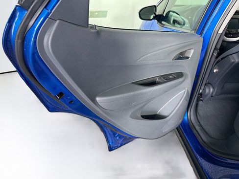 Used 2017 Chevrolet Bolt Premier w/ Driver Confidence II Package image 24