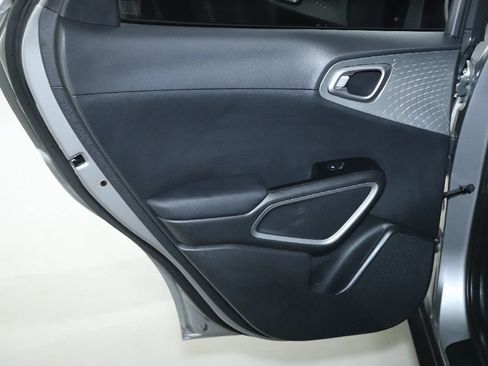 Used 2023 Kia Soul LX FWD image 13