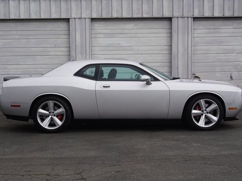 Used 2009 Dodge Challenger SRT8 RWD image 6