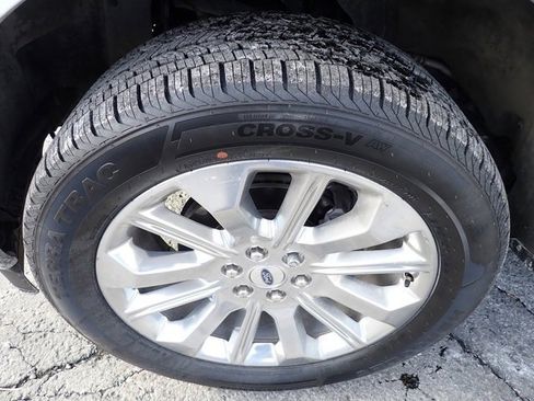 Used 2023 Ford F150 Limited image 9