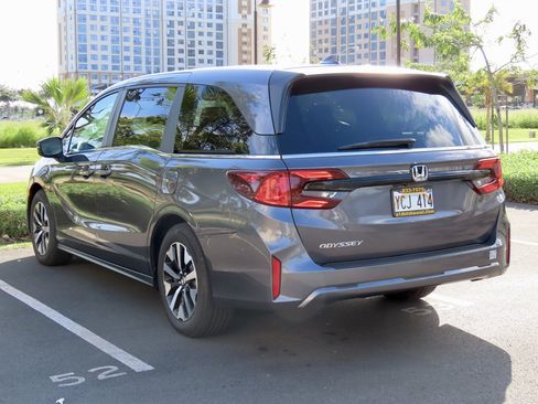 Used 2026 Honda Odyssey EX-L image 9