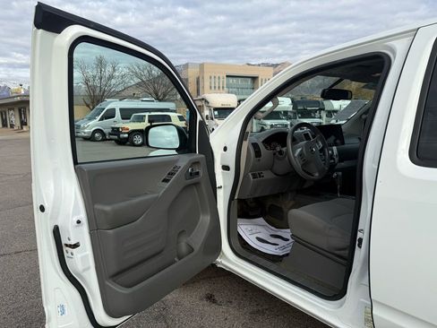 Used 2017 Nissan Frontier SV w/ SV Value Truck Package image 10