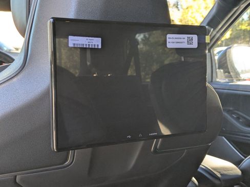 New 2025 Lincoln Navigator L Black Label image 18