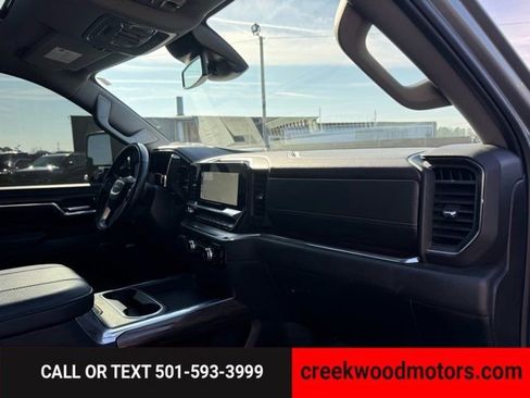 Used 2024 GMC Sierra 2500 SLT w/ SLT Premium Package image 15
