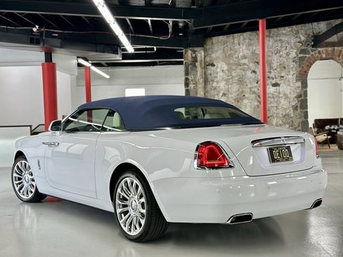 Used 2020 Rolls-Royce Dawn image 5