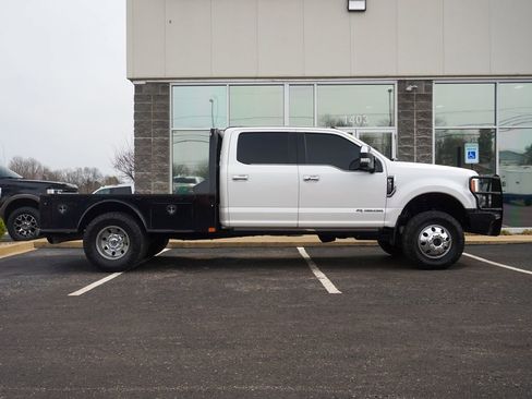 Used 2017 Ford F350 Platinum w/ Platinum Ultimate Package image 2