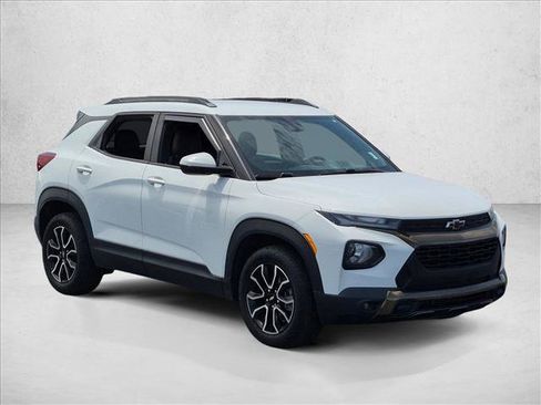 Used 2022 Chevrolet TrailBlazer ACTIV w/ Convenience Package FWD image 3