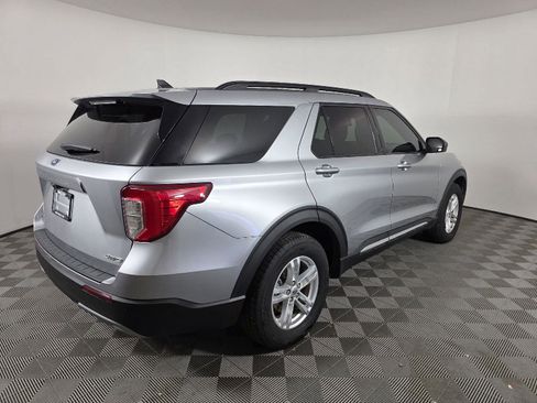 Used 2023 Ford Explorer XLT w/ Equipment Group 202A image 8