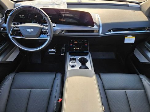 New 2026 Cadillac Vistiq Sport image 13