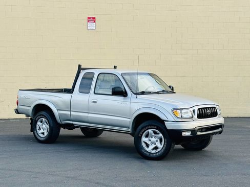 Used 2003 Toyota Tacoma 4x4 Xtracab V6 image 2