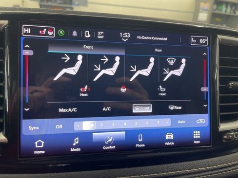 Used 2022 Chrysler Pacifica Touring-L image 27