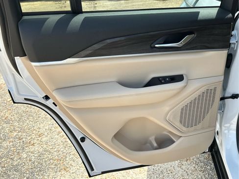 New 2025 Jeep Grand Cherokee Limited w/ Trailer Tow Package image 46