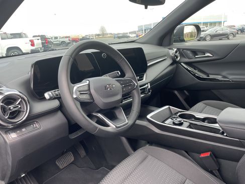 Used 2026 Chevrolet Equinox LT w/ Midnight Edition image 9