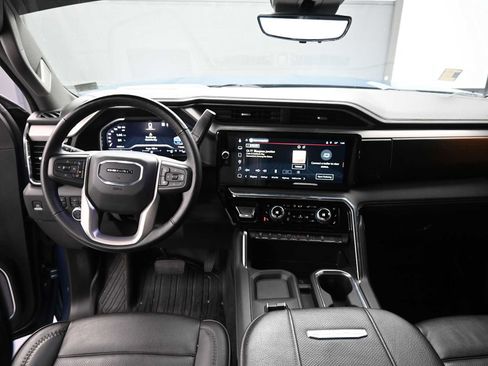 Used 2024 GMC Sierra 2500 Denali w/ Denali Reserve Package image 16