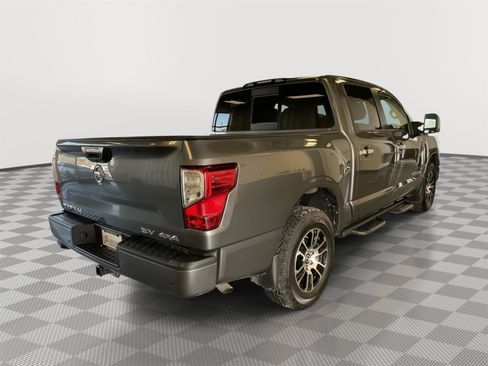 Used 2021 Nissan Titan SV w/ SV Convenience Package image 6