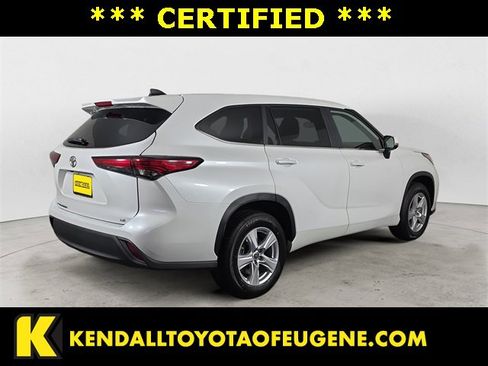 Certified 2023 Toyota Highlander LE image 5