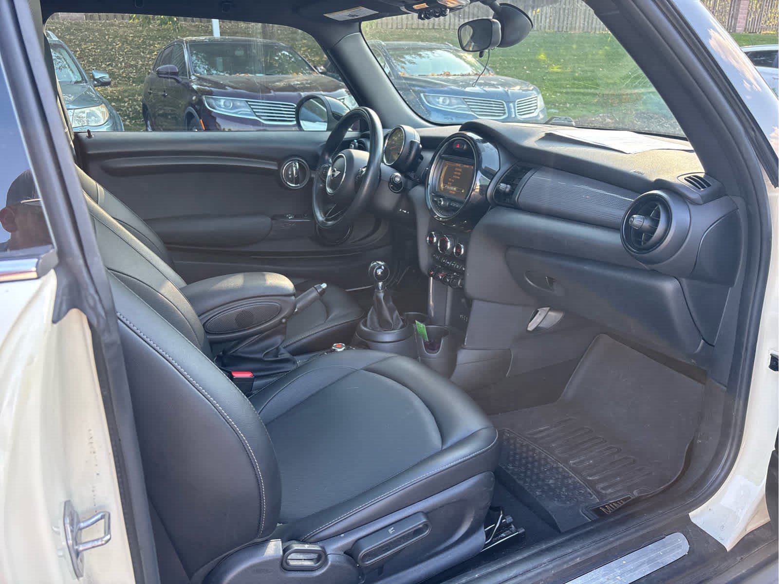 Used 2017 MINI Cooper 2-Door Hardtop FWD image 5