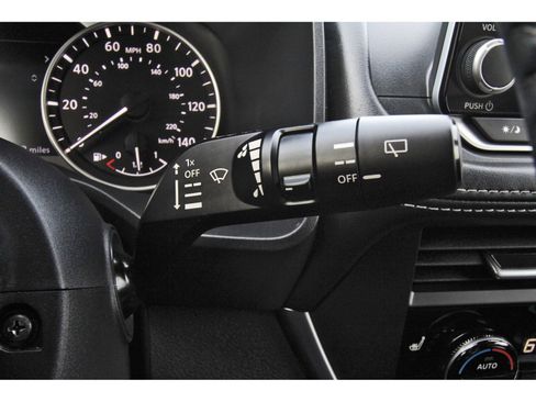 Used 2023 Nissan Rogue SV w/ SV Premium B Package image 21