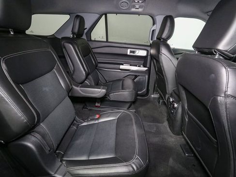 Used 2022 Ford Explorer Limited w/ Limited Technology Package image 19