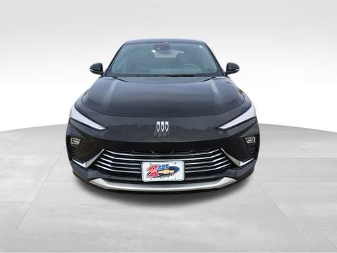 Used 2024 Buick Envista Preferred w/ Convenience I Package image 3