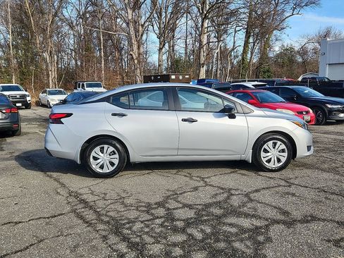 Certified 2025 Nissan Versa S w/ Trunk Package FWD image 8