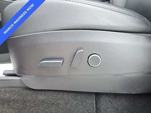 Used 2022 Tesla Model Y Long Range image 15