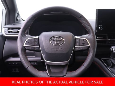 Certified 2025 Toyota Sienna XSE w/ XSE Plus Package FWD image 11