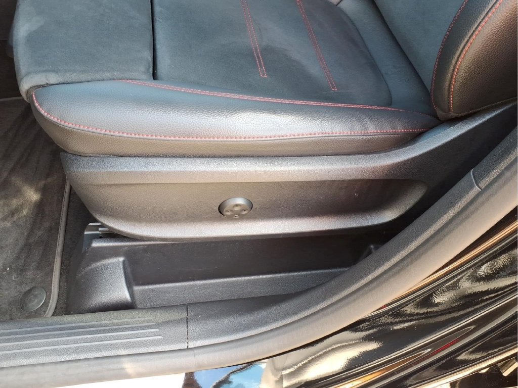 Used 2021 Mercedes-Benz GLB 250 4MATIC image 17