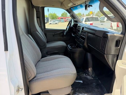 Used 2020 Chevrolet Express 3500 w/ Power Convenience Package RWD image 22